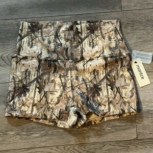 Montce Autumn Leaf Patterned Shorts